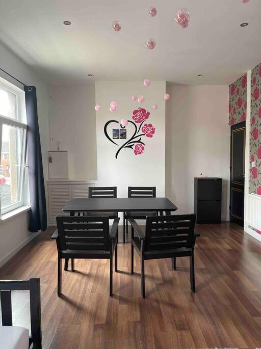Entire Pinkapt - Free Parking - Up To 4 Guests - 3 Beds - Close To City Centre Μπέλφαστ Εξωτερικό φωτογραφία