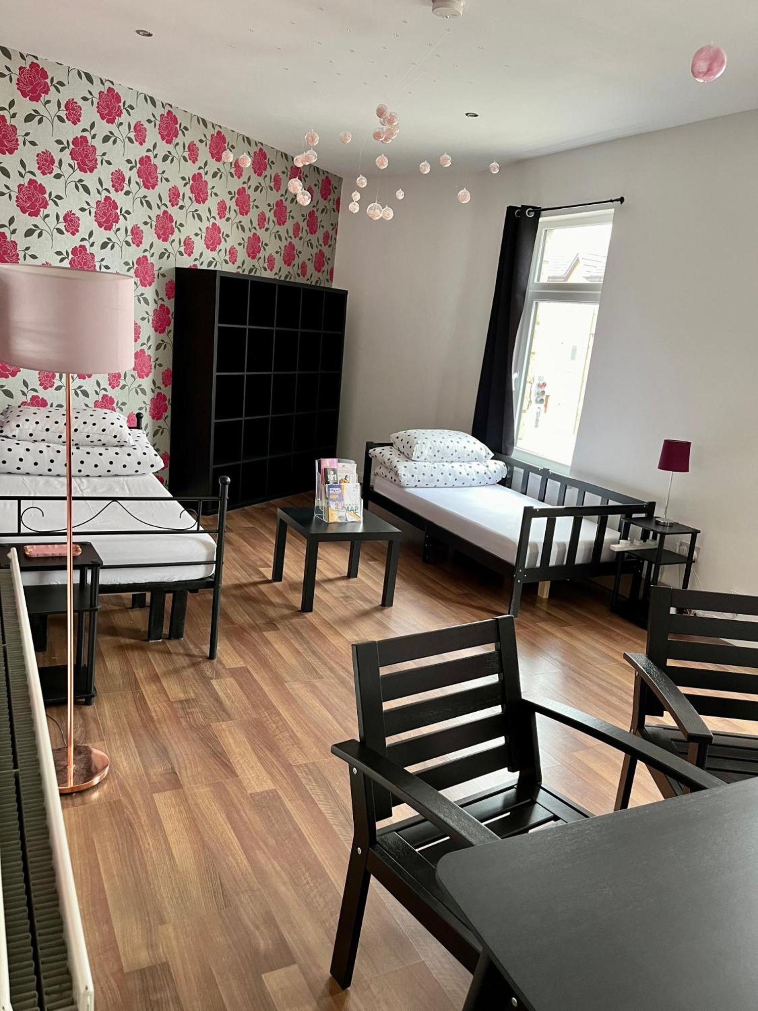 Entire Pinkapt - Free Parking - Up To 4 Guests - 3 Beds - Close To City Centre Μπέλφαστ Εξωτερικό φωτογραφία